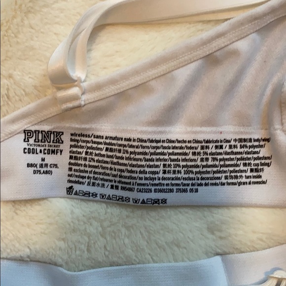 Wireless VS Pink camp bralette- NEVER WORN - Picture 3 of 3